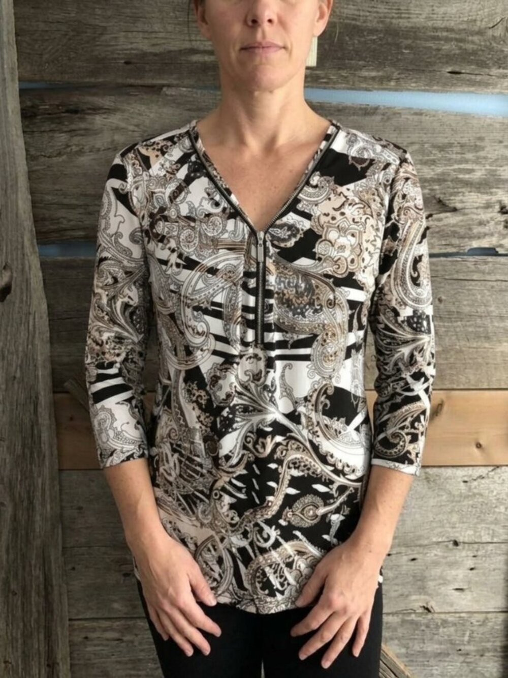 TANJAY Petite size Med Paisley print, adjustable zipper neckline
